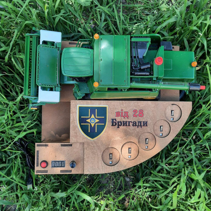 Наливатор алкоголя "Комбайн John Deere" под 5 рюмок
