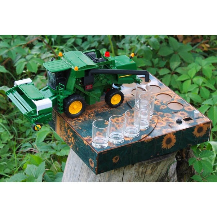 Алкогольный наливатор “Комбайн John Deere (Джон Дир)” на 4, 5 или 6 рюмок