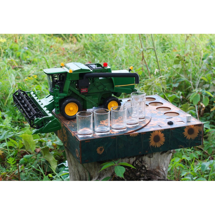 Алкогольный наливатор “Комбайн John Deere (Джон Дир)” на 4, 5 или 6 рюмок 5 чарок