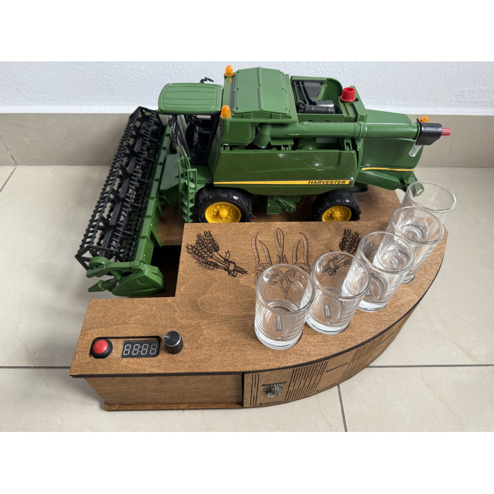 Алкогольный наливатор "Комбайн John Deere" на 5 рюмок (диспенсер алкоголя, алконаливатор)