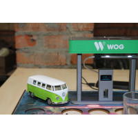 Автоматичний наливатор алкоголю у формі АЗС (автомобіль Volkswagen T1) на 7 чарок (Алкогольний наливатор) З убудовим акумулятором