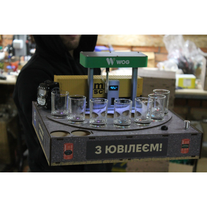 Автоматичний наливатор алкоголю у вигляді АЗС (фура) на 5 чарок