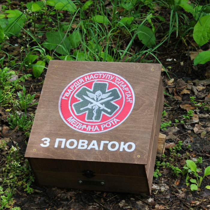 Наливатор алкоголю — оригінальний диспенсер напоїв на 8 чарок