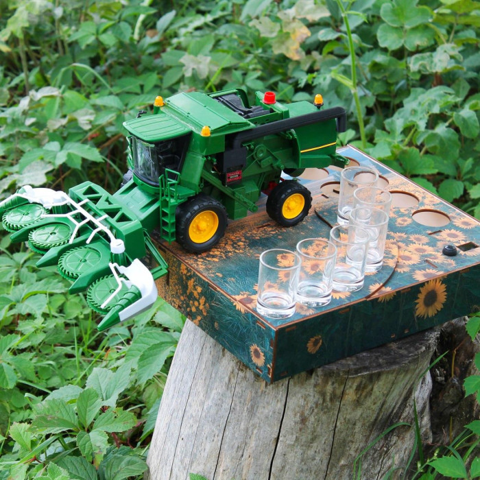 Наливатор алкоголя "Комбайн John Deere" под 4, 5 или 6 рюмок 6 чарок