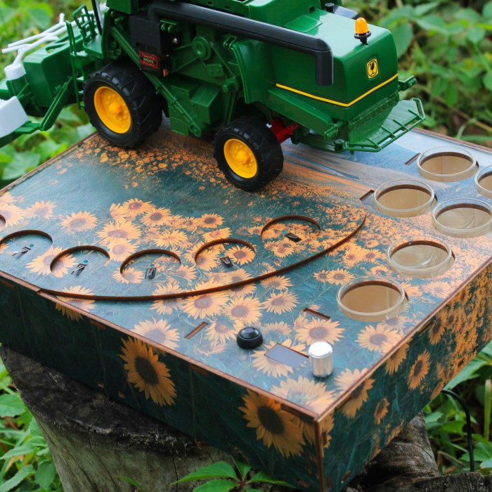 Наливатор алкоголя "Комбайн John Deere" под 4, 5 или 6 рюмок 6 чарок
