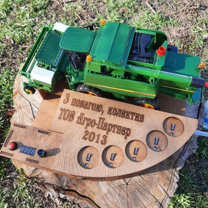 Наливатор алкоголя "Комбайн John Deere" на 5 рюмок (диспенсер алкоголя, алконаливатор)