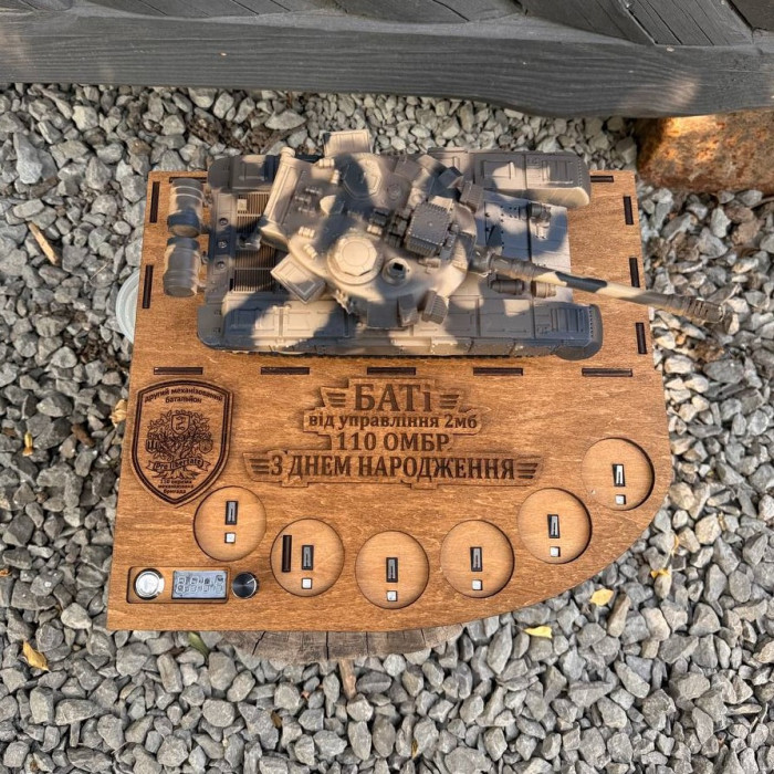 Автоматичний наливатор Танк на 5–6 чарок з підсвіткою — автобармен, дозатор напоїв на подарунок