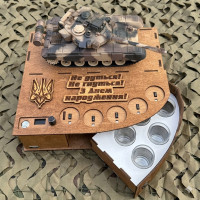 Автоматический наливатор «Танк» с подсветкой и набором рюмок (5-6 шт)