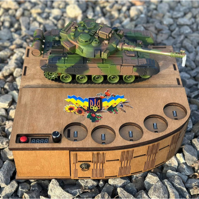 Автоматичний наливатор Танк «Танковий залп» з підсвіткою — оригінальний подарунок на 5–6 чарок